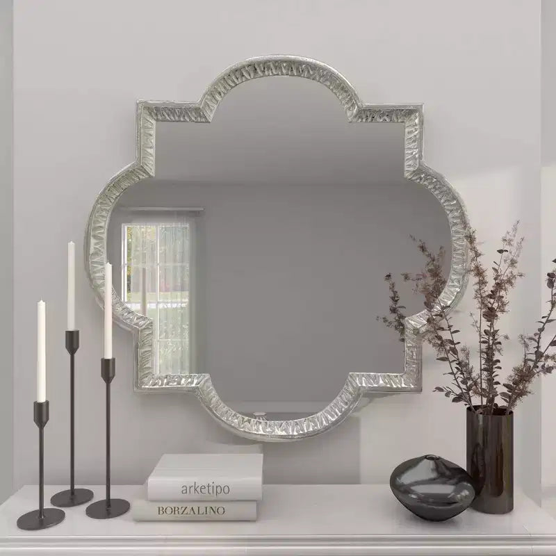 Specchio da parete in alluminio Quatrefoil grigio, rotondo glamour, 39,5 pollici