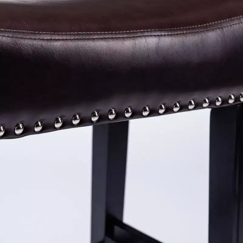 Sgabelli da bancone senza schienale in pelle PU da 26", sgabelli da bar a sella con borchie, altezza regolabile