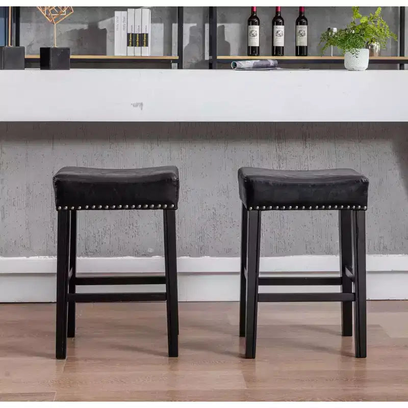 Sgabelli da bancone senza schienale in pelle PU da 26", sgabelli da bar a sella con borchie, altezza regolabile