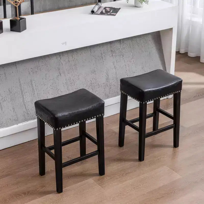 Sgabelli da bancone senza schienale in pelle PU da 26", sgabelli da bar a sella con borchie, altezza regolabile