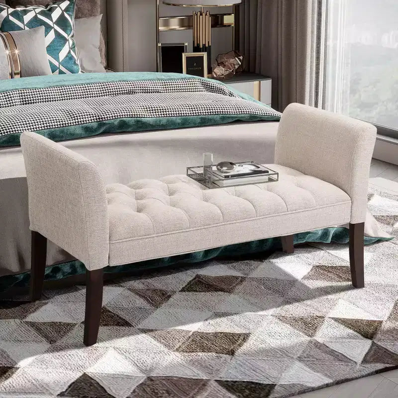 Panca da camera imbottita con design capitonné a bottoni, panca da fondo letto con braccioli e gambe in legno massello