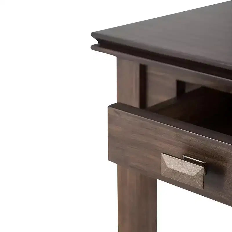 Tavolino da salotto quadrato da 21" in legno massello con cassetto, stile contemporaneo, accessori in bronzo, marrone