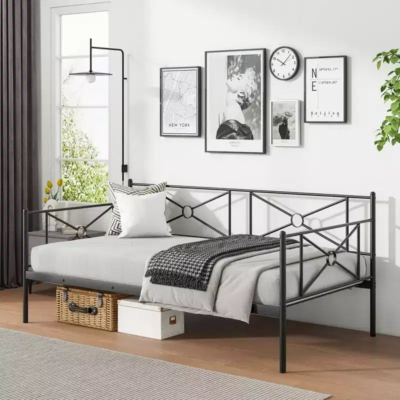 Costway Metal Daybed Frame Twin Size Slat Support Mattress Foundation Living Room White\Black\Silver